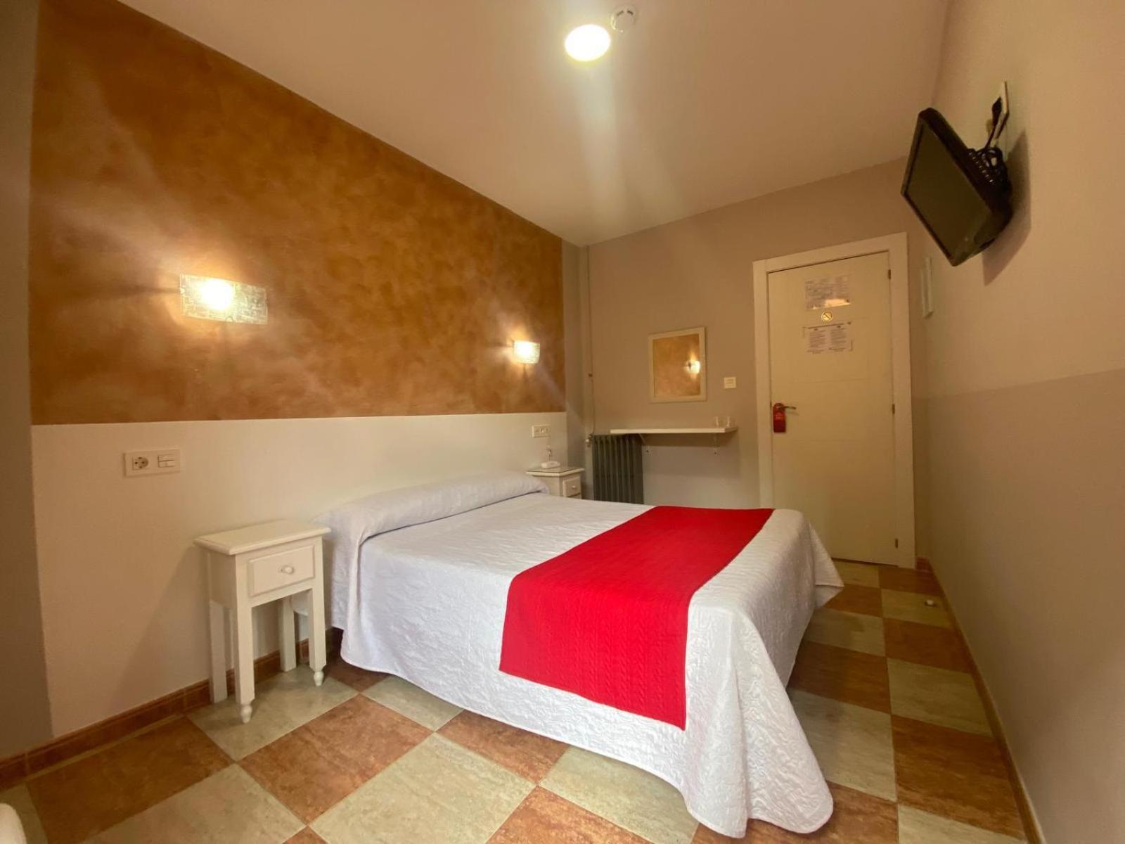 Hostal Sonia Granada Bagian luar foto