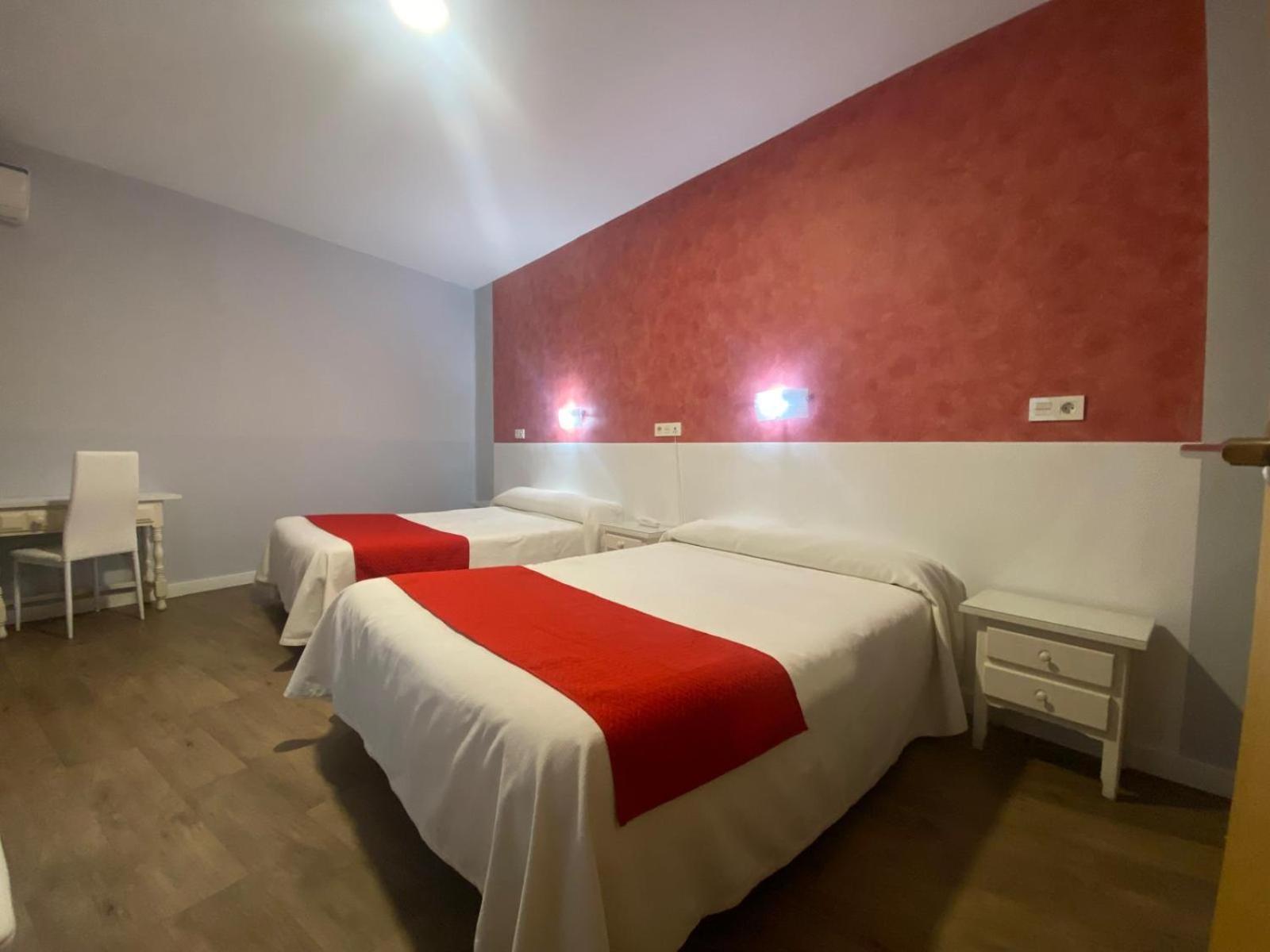 Hostal Sonia Granada Bagian luar foto