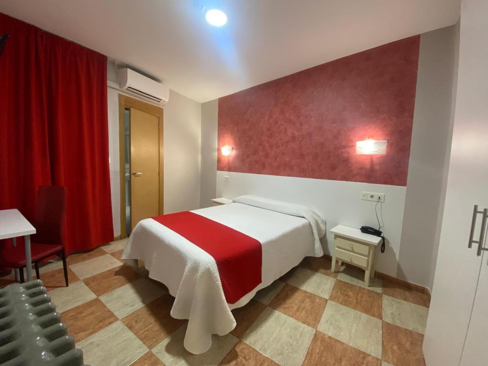 Hostal Sonia Granada Bagian luar foto