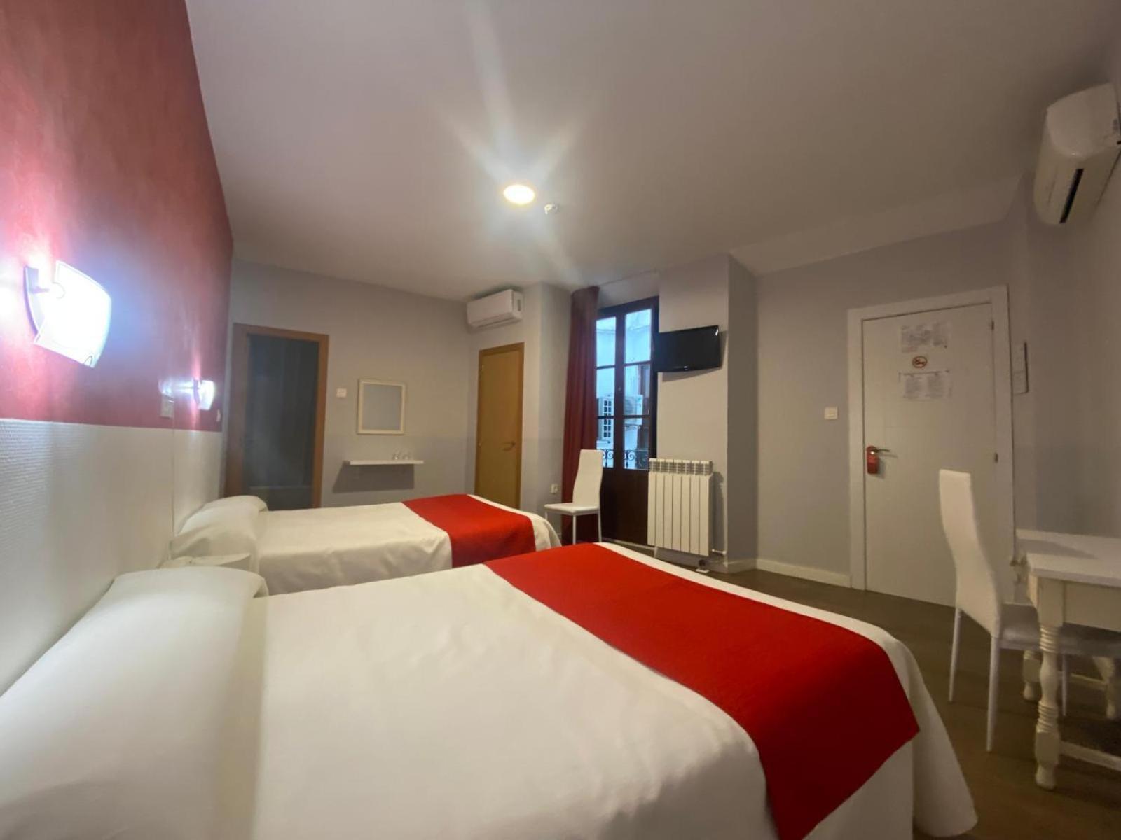 Hostal Sonia Granada Bagian luar foto