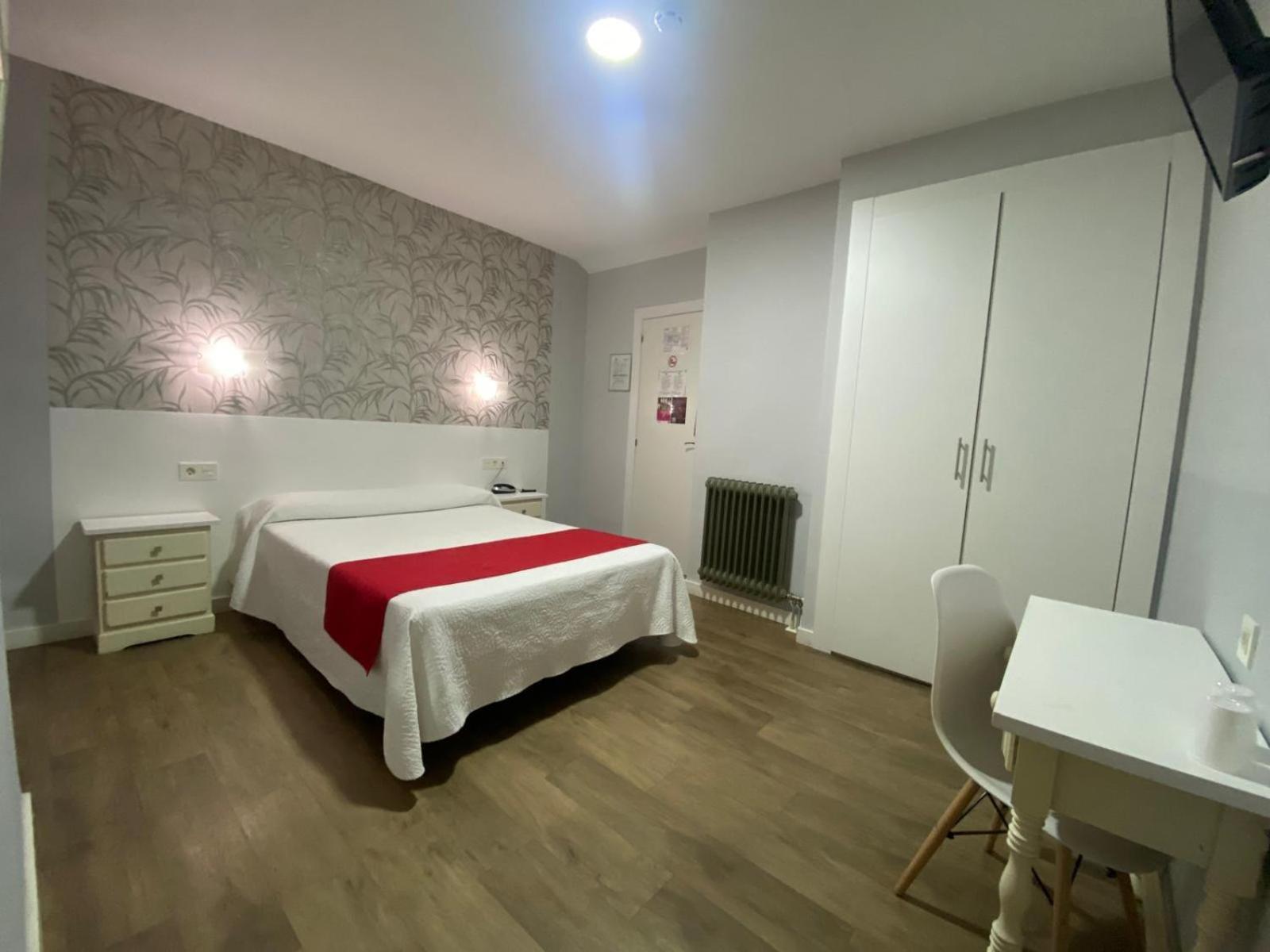 Hostal Sonia Granada Bagian luar foto