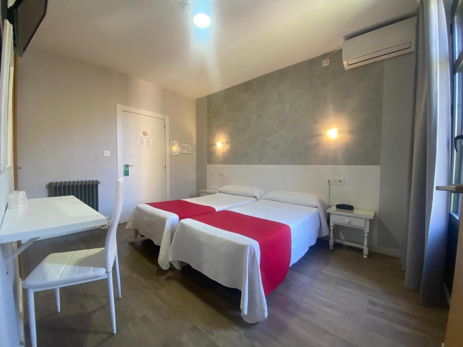 Hostal Sonia Granada Bagian luar foto