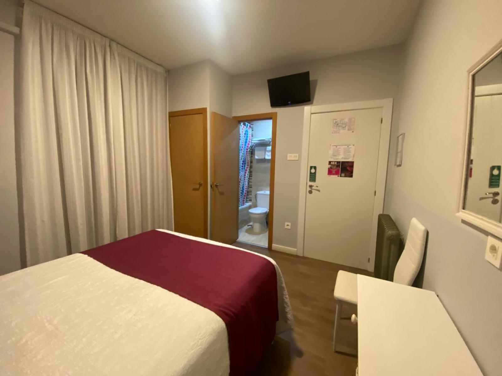 Hostal Sonia Granada Bagian luar foto