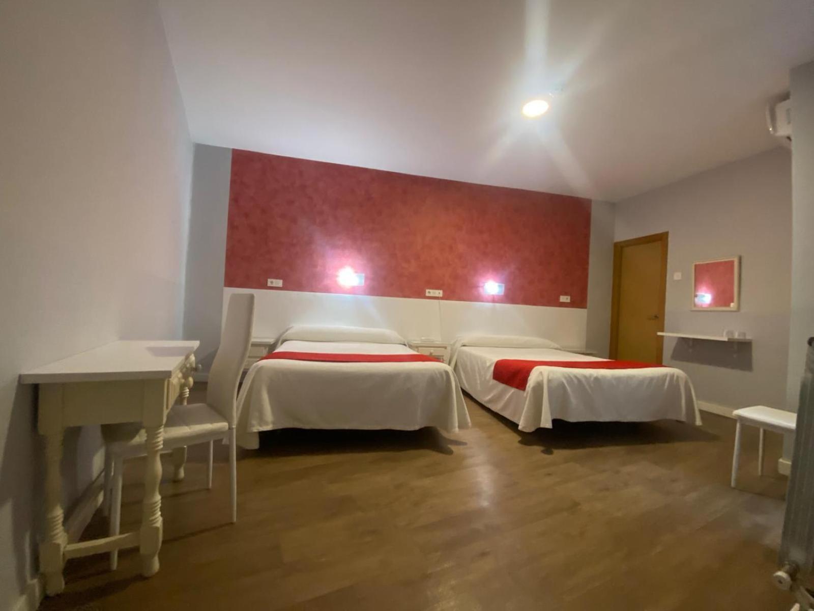 Hostal Sonia Granada Bagian luar foto