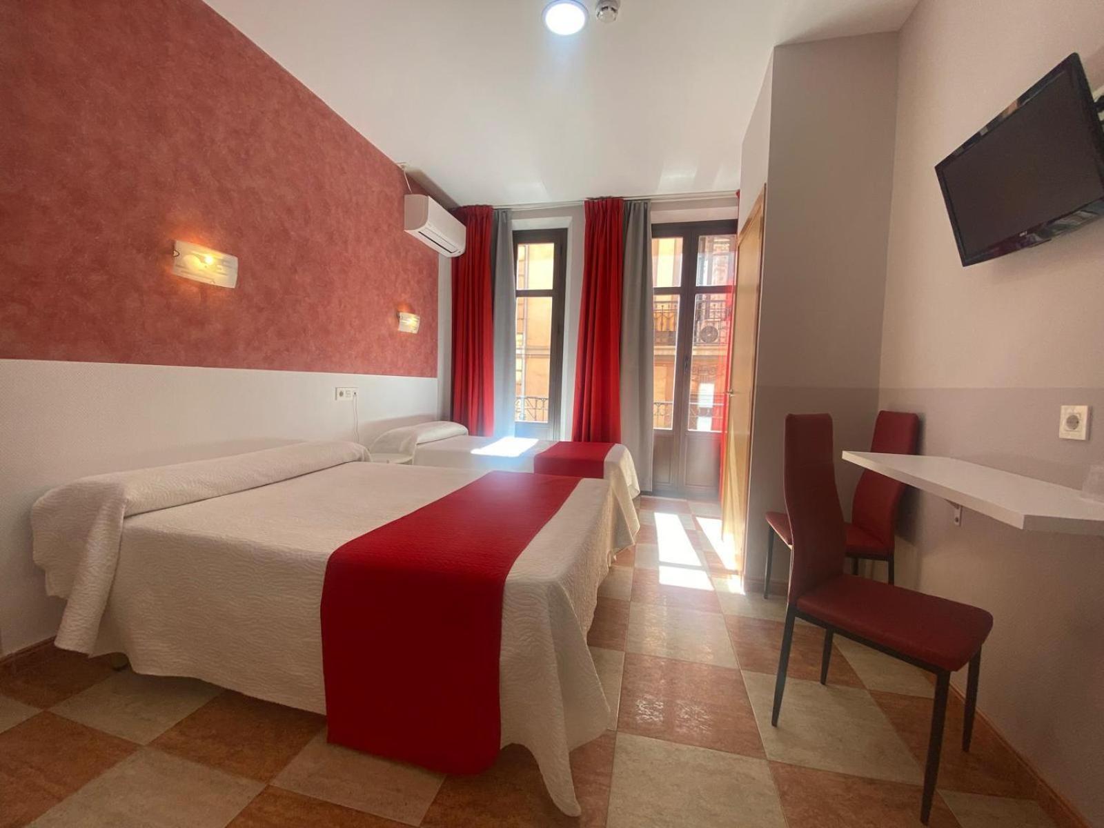 Hostal Sonia Granada Bagian luar foto