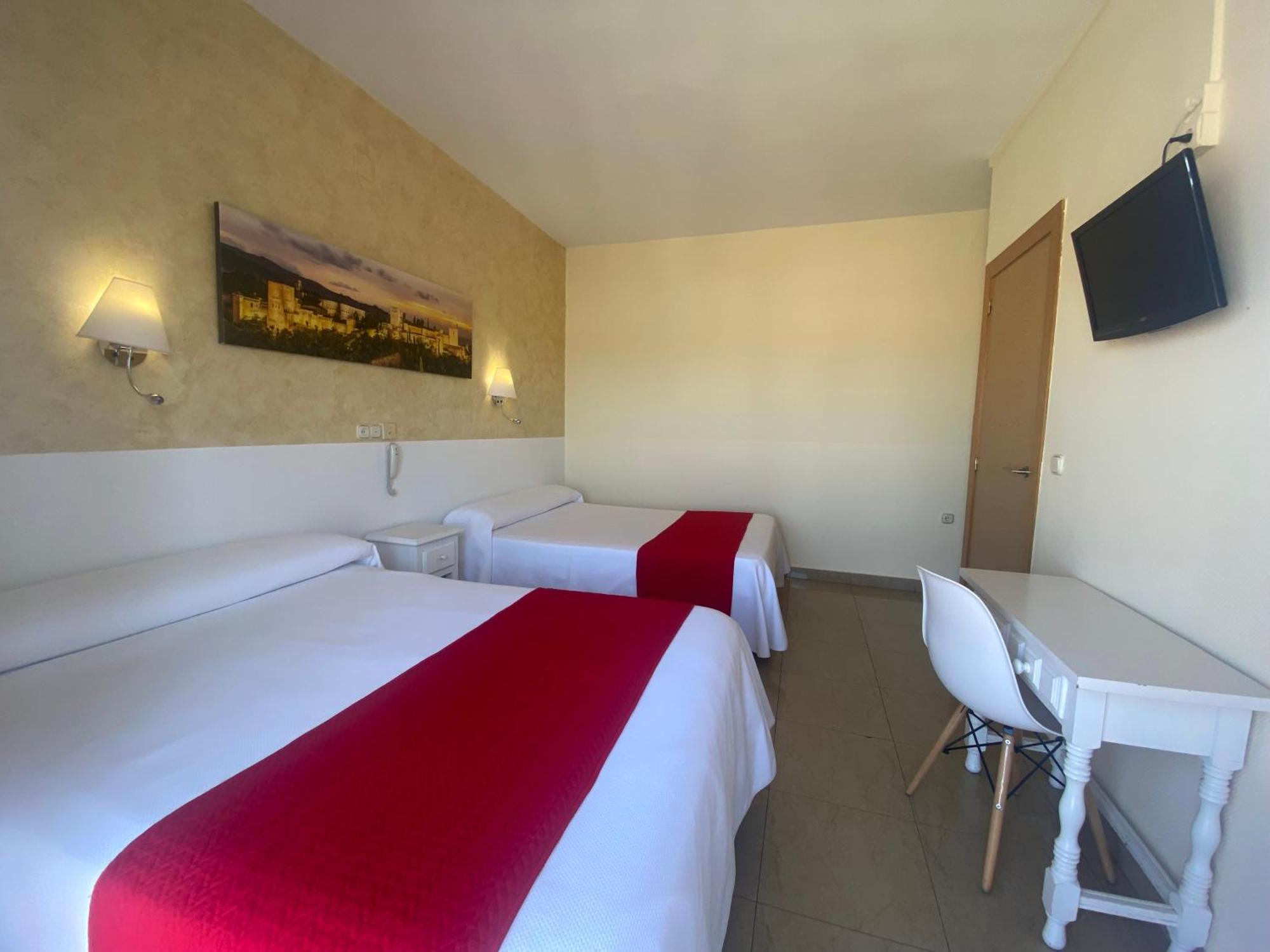 Hostal Sonia Granada Bagian luar foto