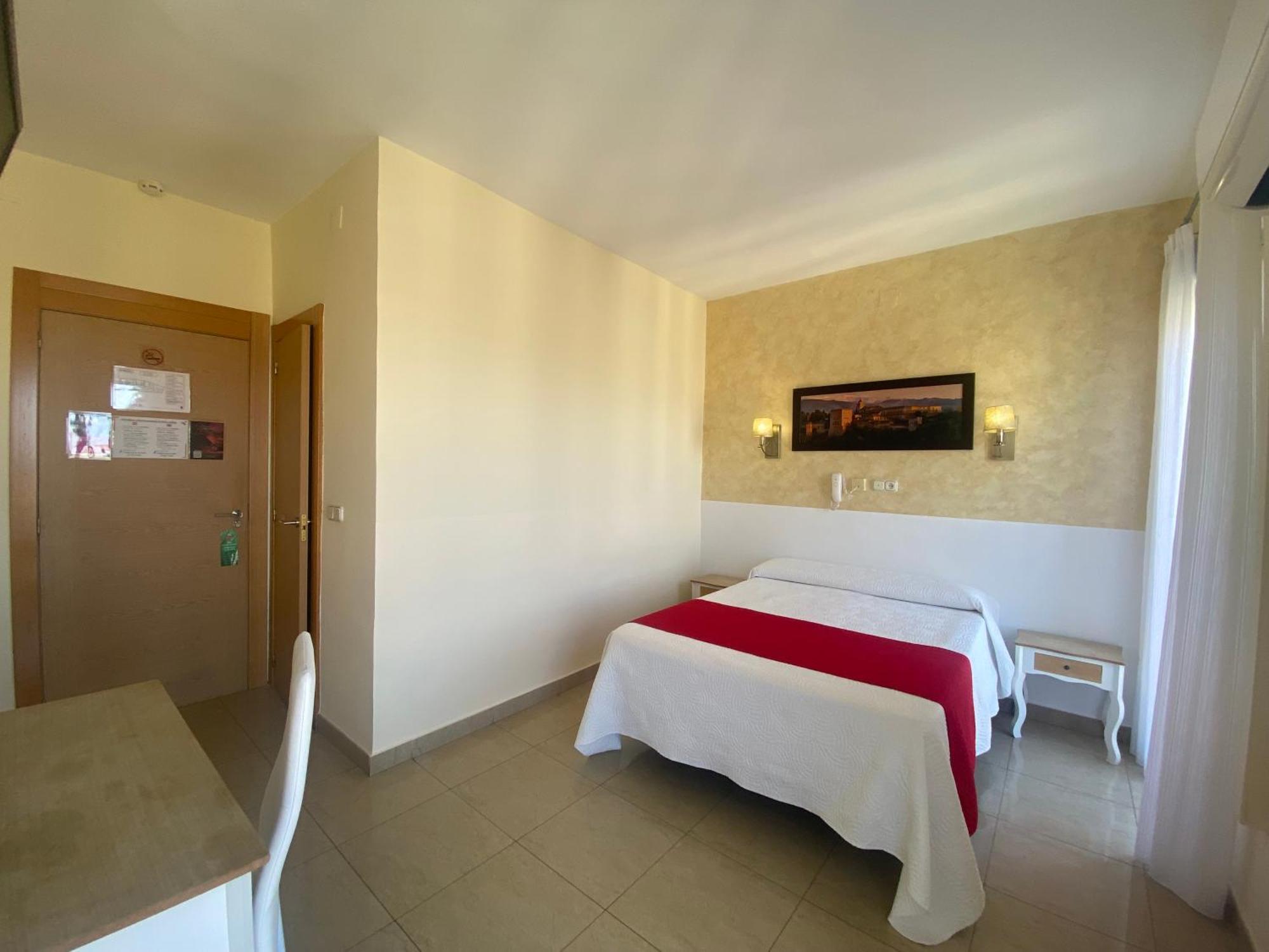 Hostal Sonia Granada Bagian luar foto