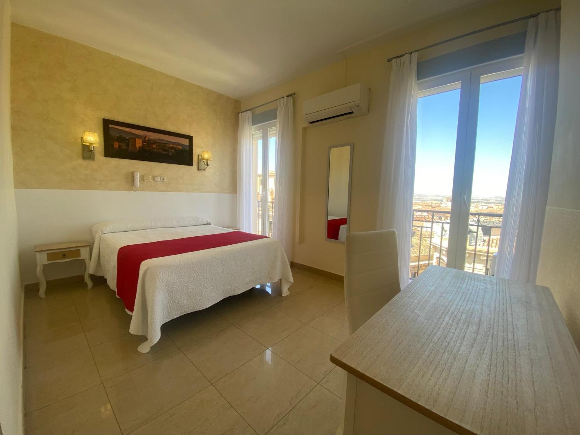 Hostal Sonia Granada Bagian luar foto
